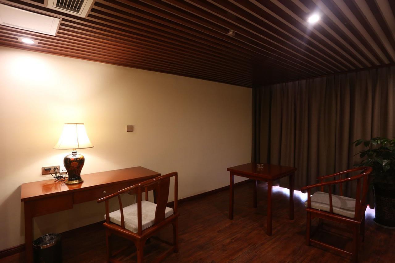 Mingshan Hotel 청두 외부 사진