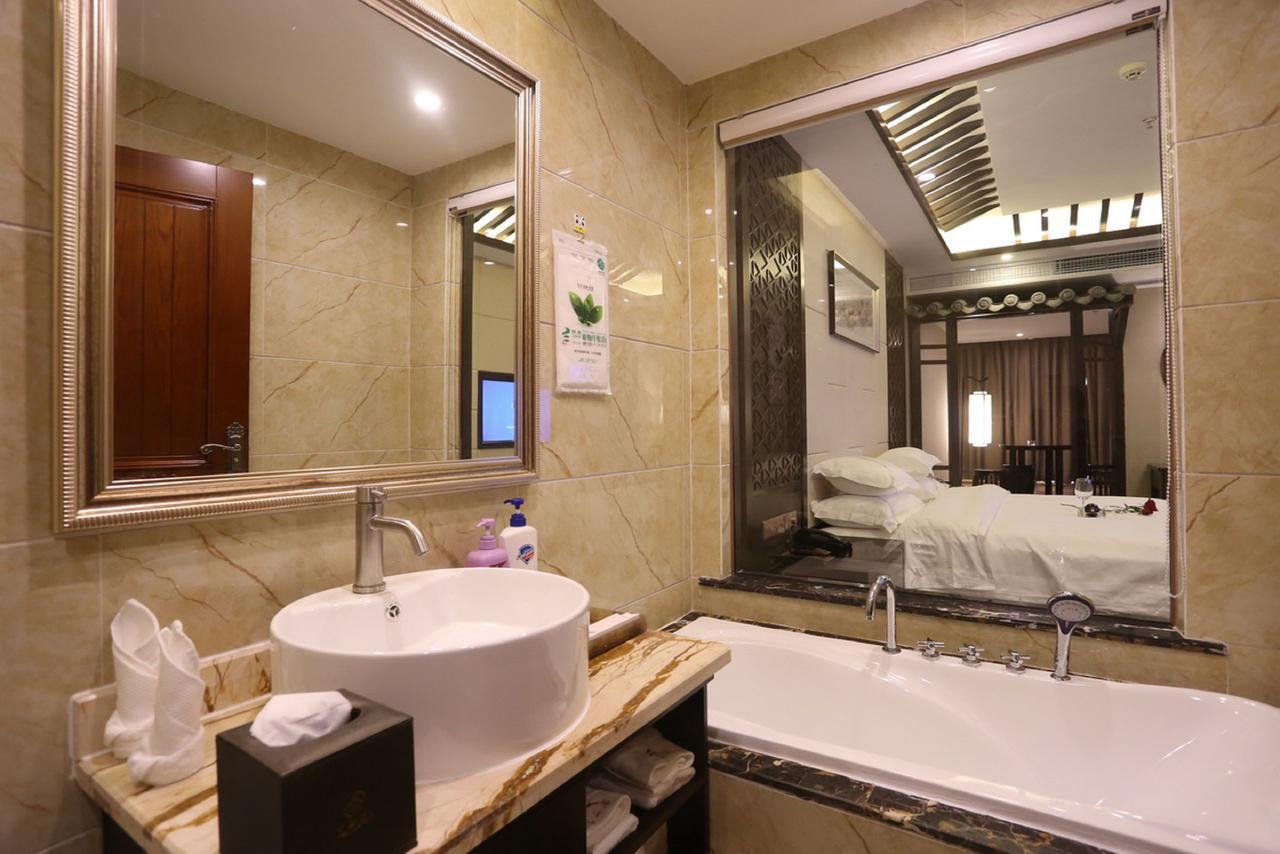 Mingshan Hotel 청두 외부 사진