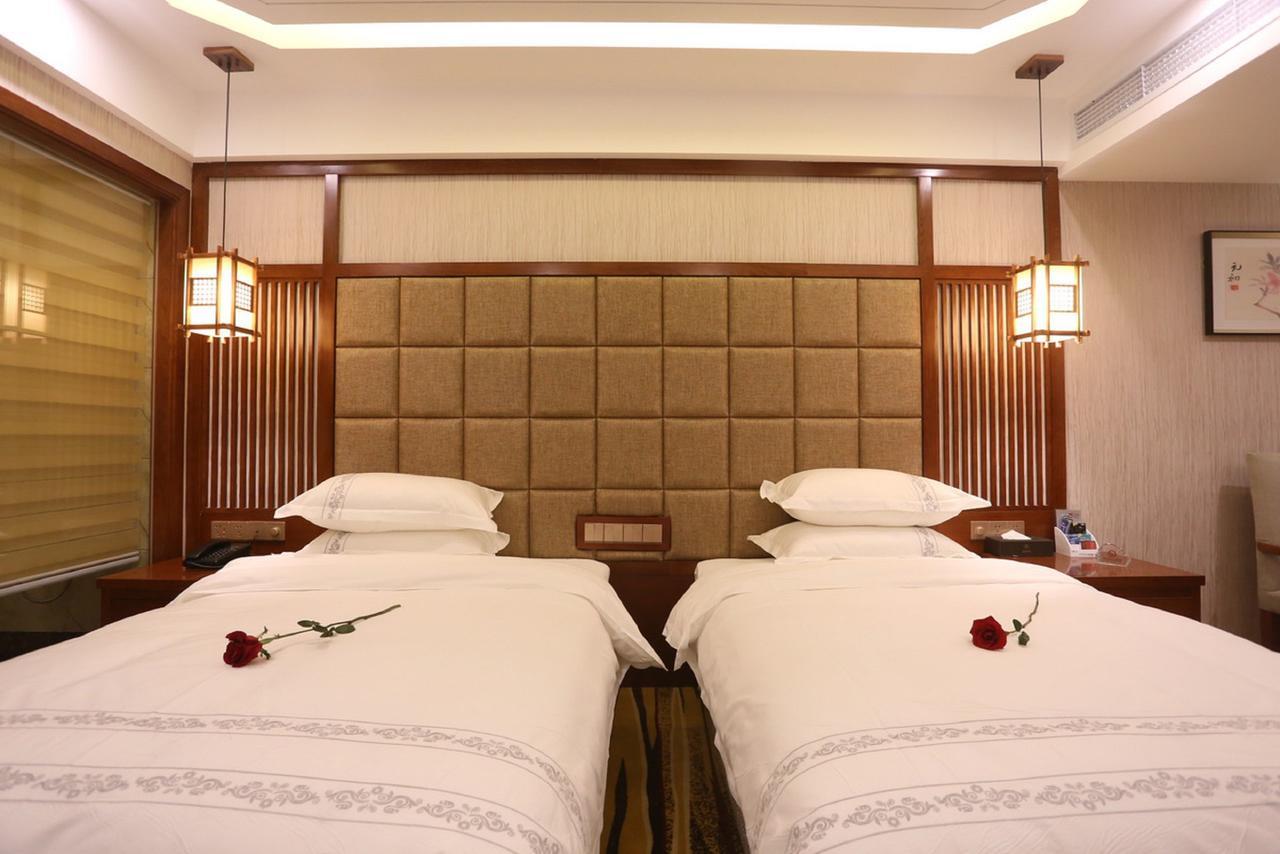 Mingshan Hotel 청두 외부 사진