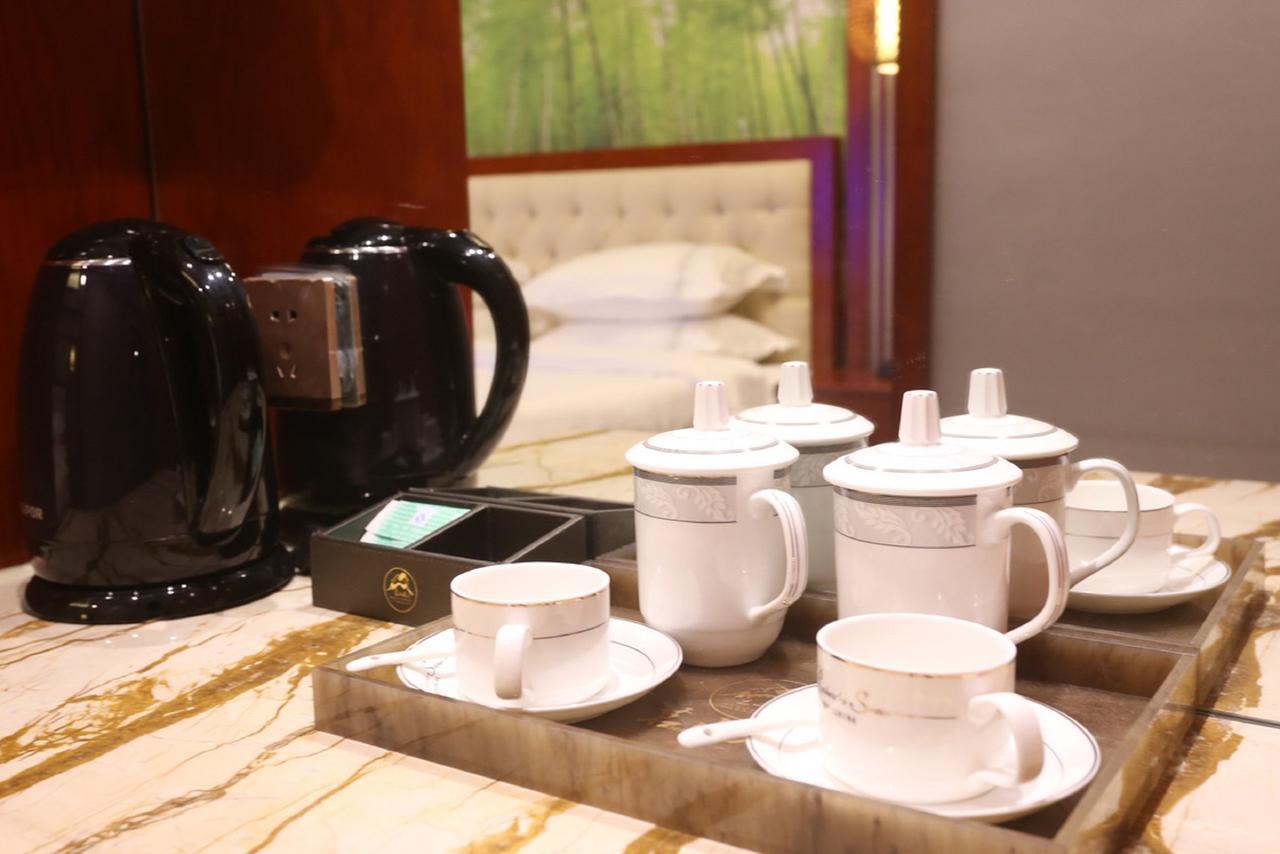 Mingshan Hotel 청두 외부 사진
