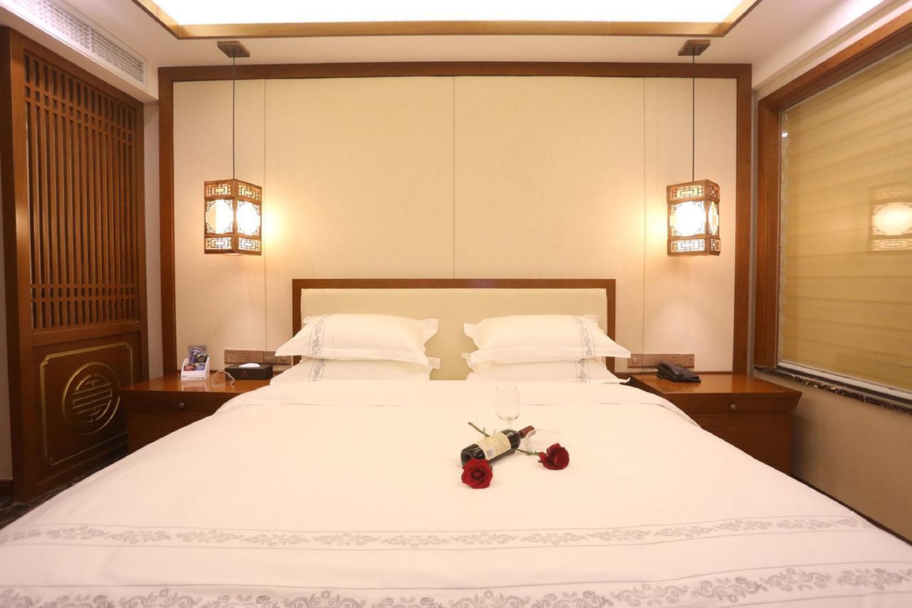 Mingshan Hotel 청두 외부 사진