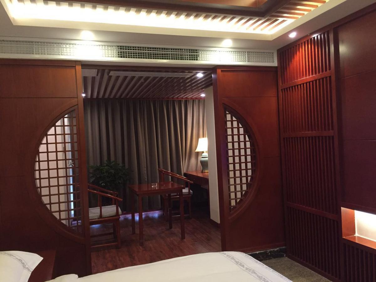 Mingshan Hotel 청두 외부 사진