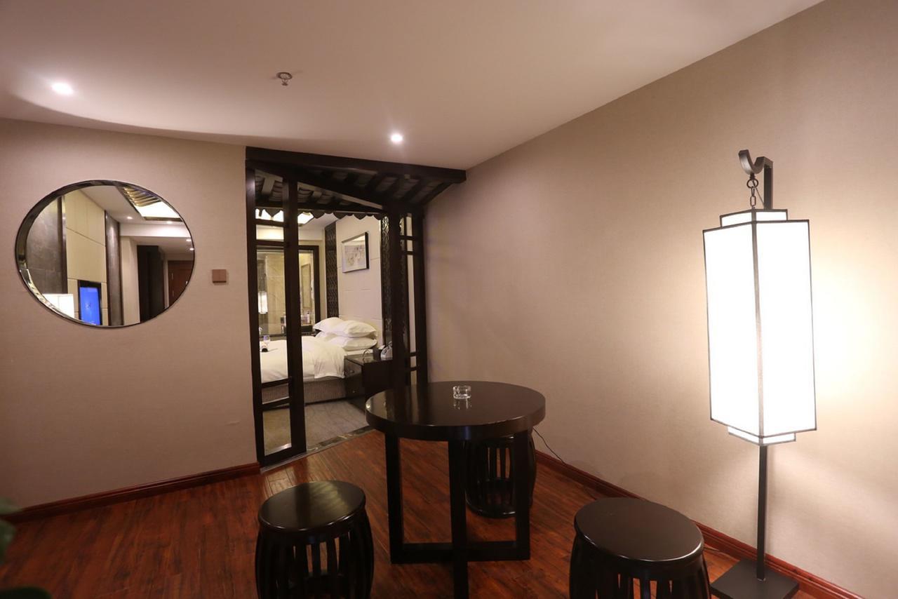 Mingshan Hotel 청두 외부 사진