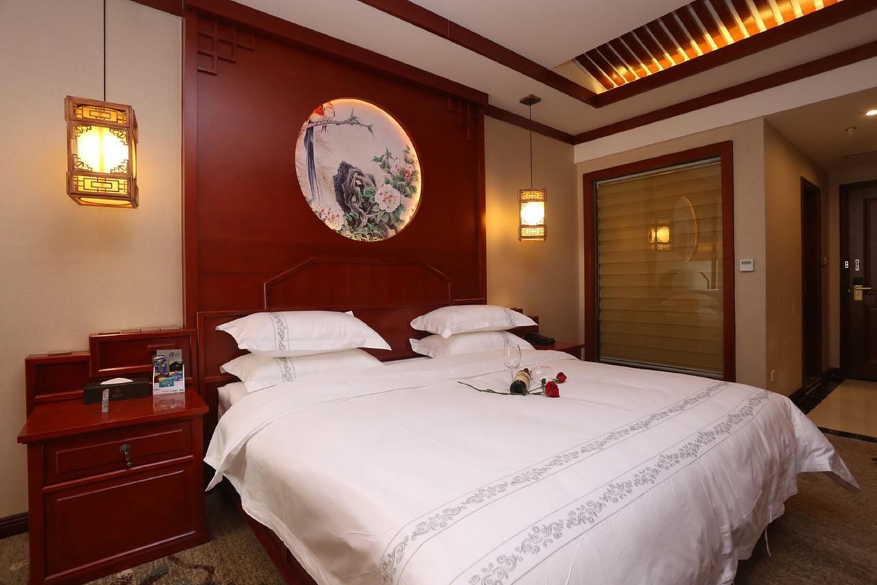 Mingshan Hotel 청두 외부 사진