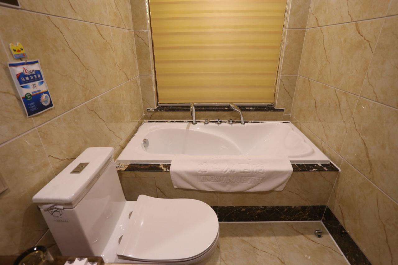 Mingshan Hotel 청두 외부 사진