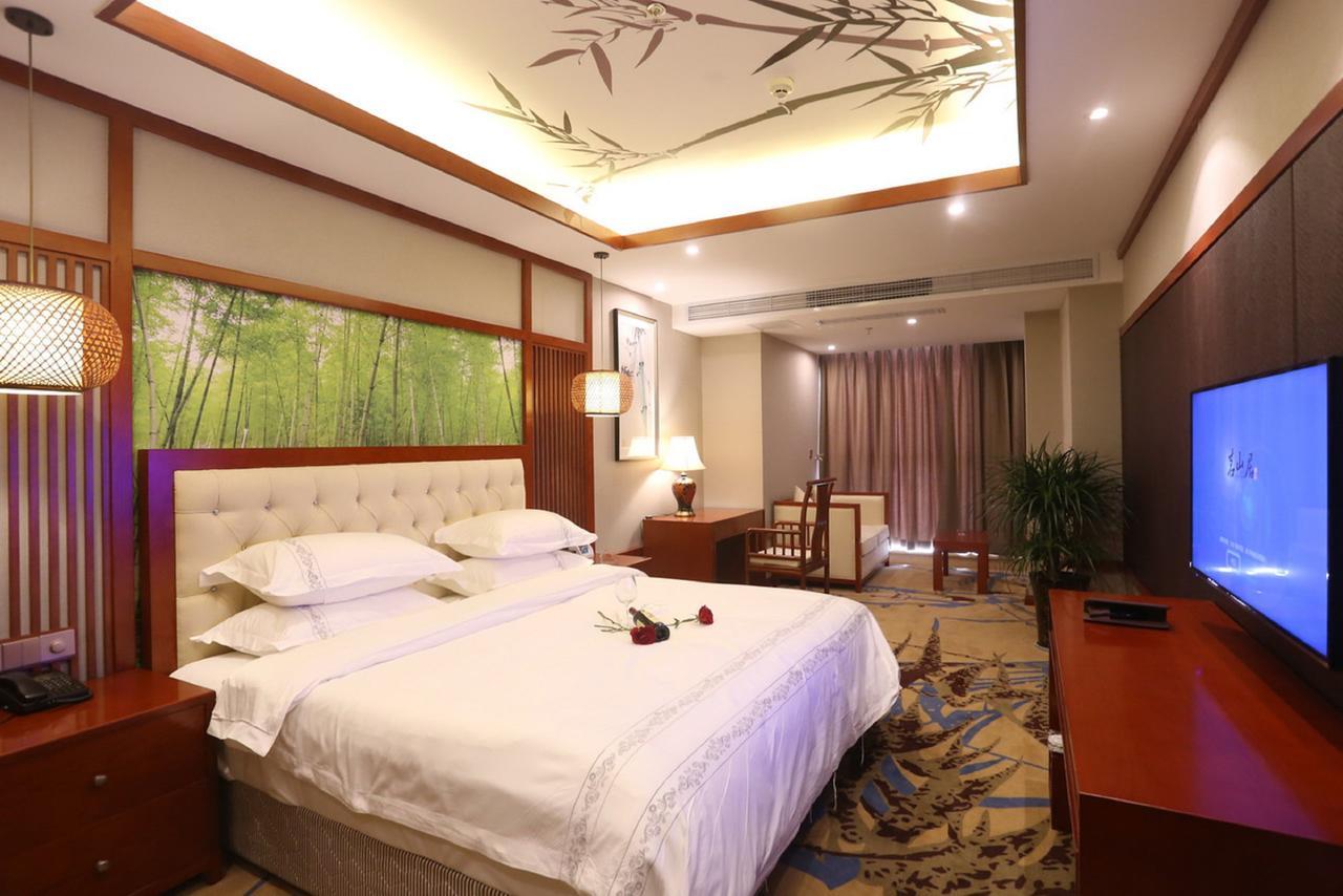 Mingshan Hotel 청두 외부 사진