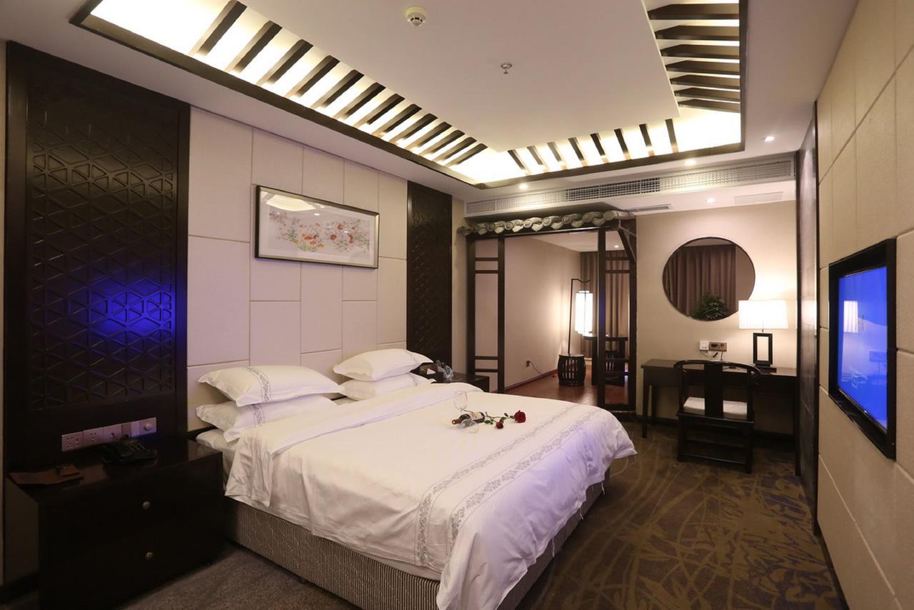 Mingshan Hotel 청두 외부 사진