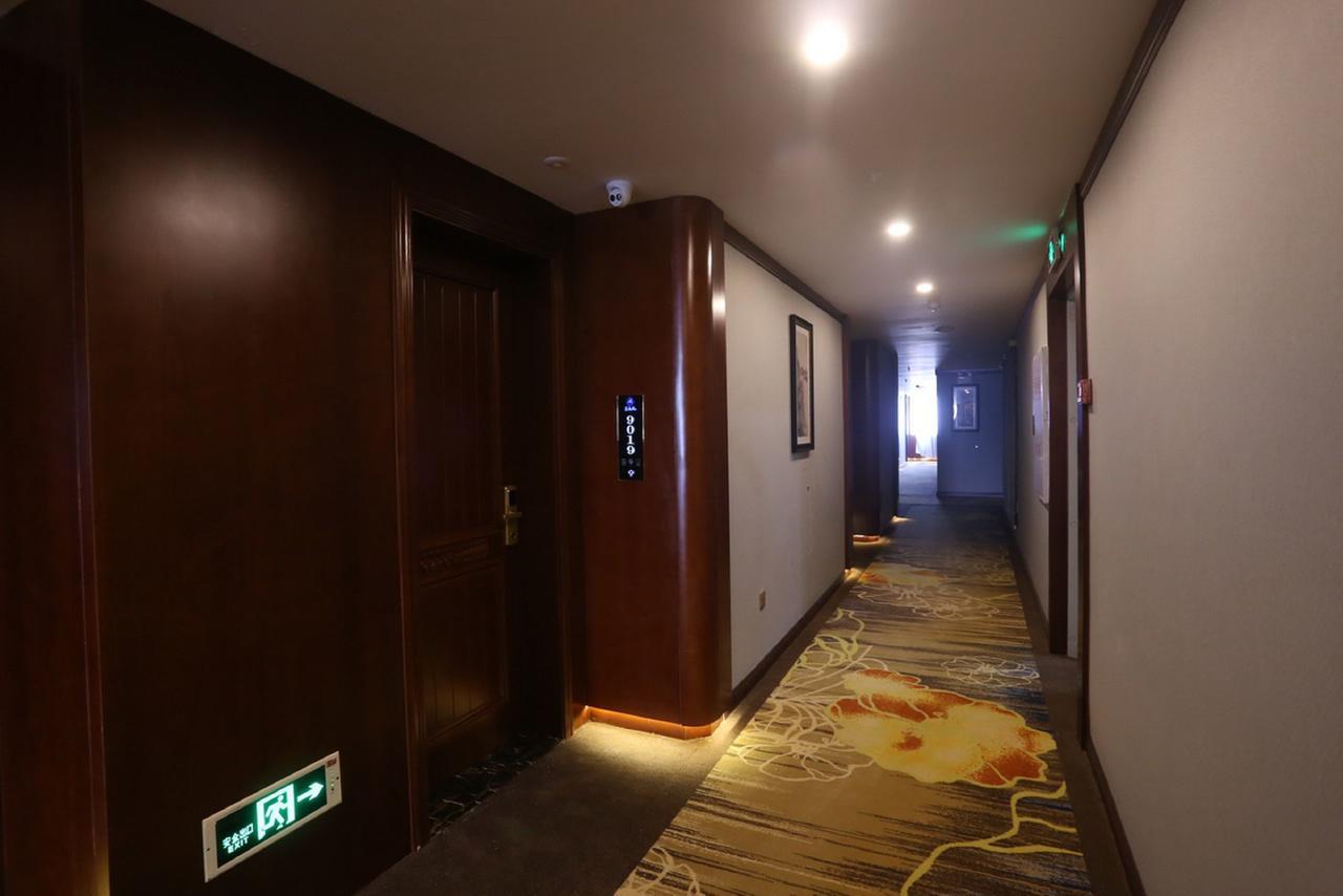 Mingshan Hotel 청두 외부 사진