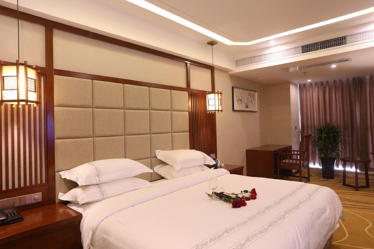 Mingshan Hotel 청두 외부 사진