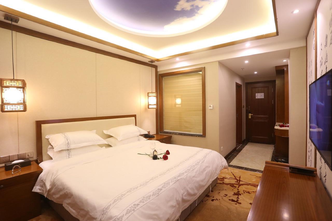 Mingshan Hotel 청두 외부 사진