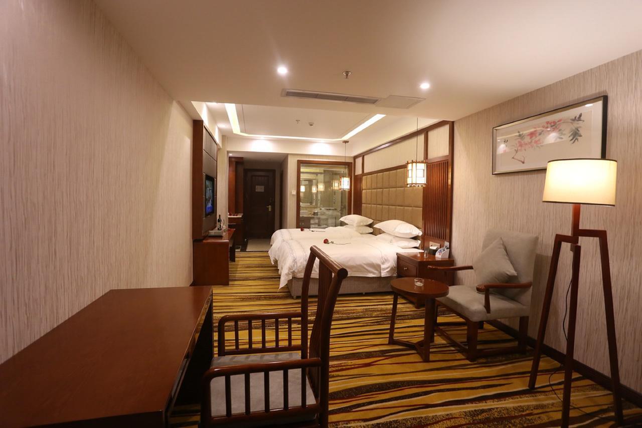 Mingshan Hotel 청두 외부 사진