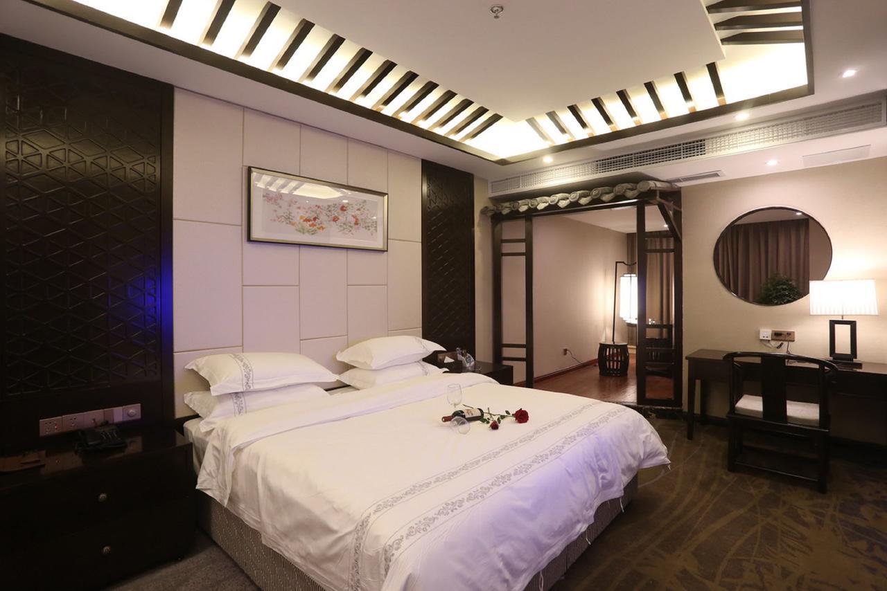 Mingshan Hotel 청두 외부 사진